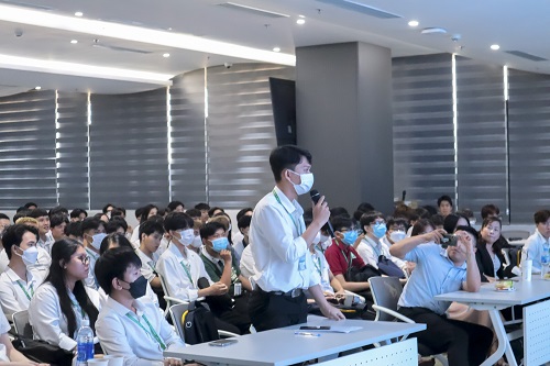 KHOA CNTT THAM QUAN DOANH NGHIỆP TẠI FSOFT – TP HCM